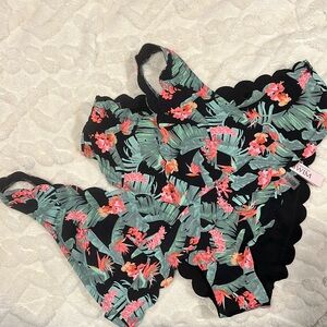 Brand new. Never worn.